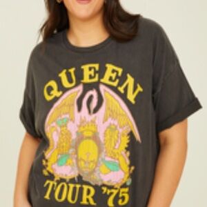Arula oversized QUEEN Official Merch Gray T-Shirt X/A and blue pocket tshirt NWT